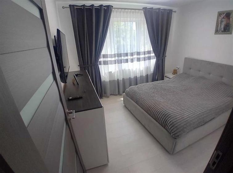Apartament cu 4 camere decomandat, mobilat în Șagului