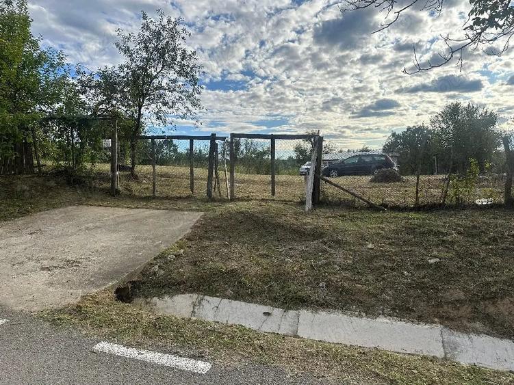 Teren de 1190 mp, în Soceni