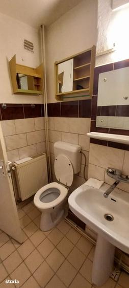 Garsonieră decomandată în Central