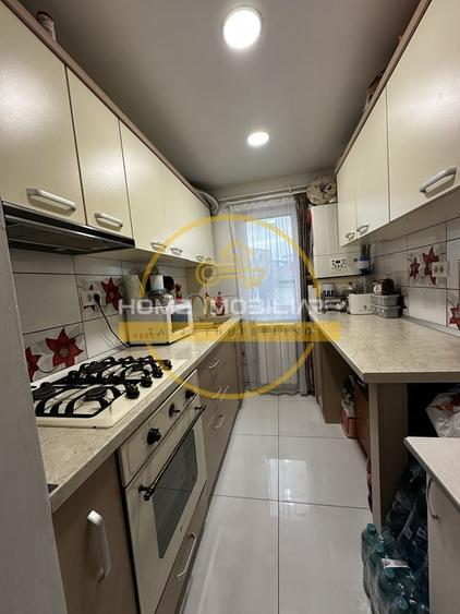 Apartament cu 3 camere semidecomandat, mobilat în Alexandru cel Bun