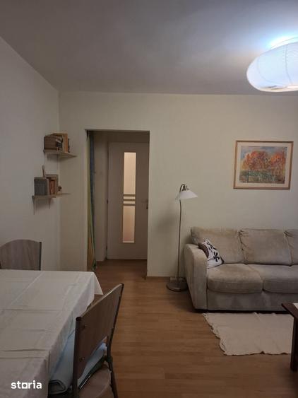 Apartament cu 3 camere în Intim