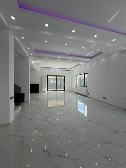 Apartament cu 5 camere în Iancu Nicolae