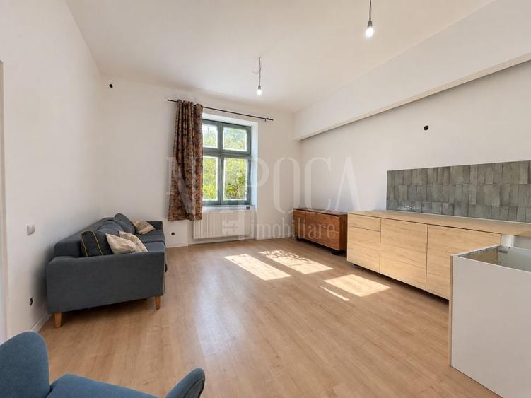 Apartament cu 3 camere semidecomandat, mobilat în Central