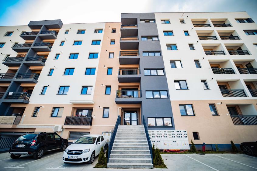Garsonieră decomandată în Titan