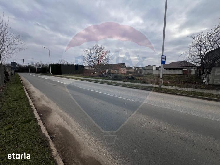 Spațiu comercial, de 834 mp, în Subcetate