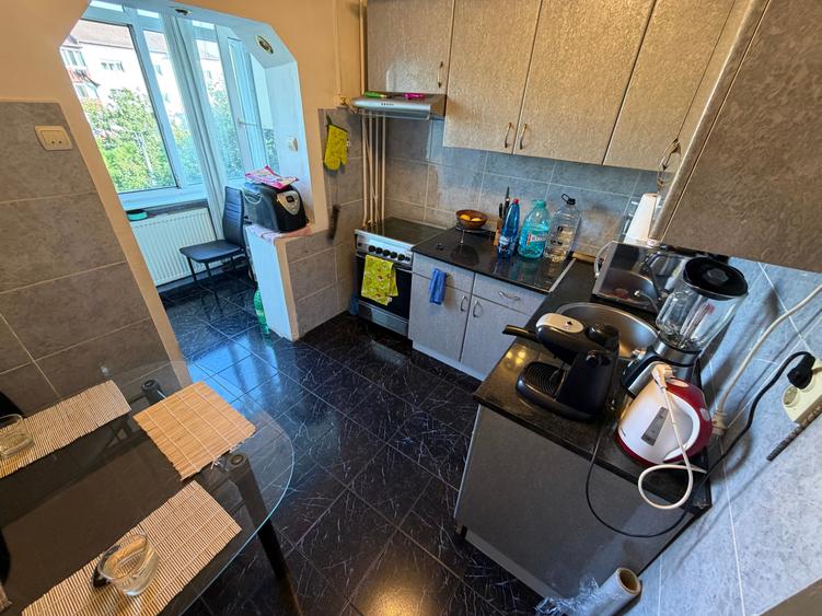 Apartament cu 3 camere în Aradului