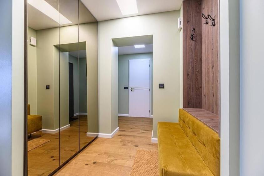 Apartament cu 3 camere decomandat, mobilat în Poiana Brașov