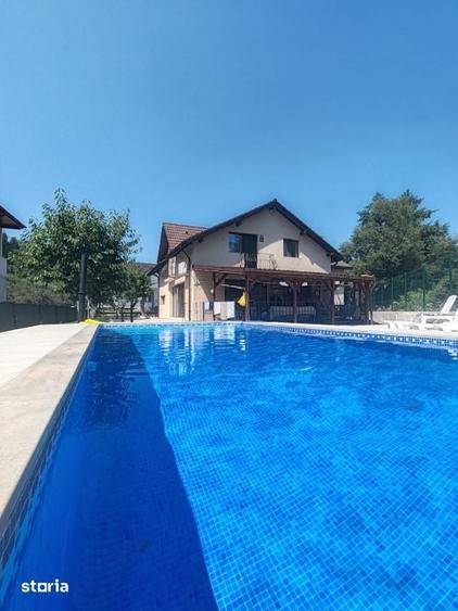Casă cu 5 camere cu Teren 765 Mp în Valea Borcutului