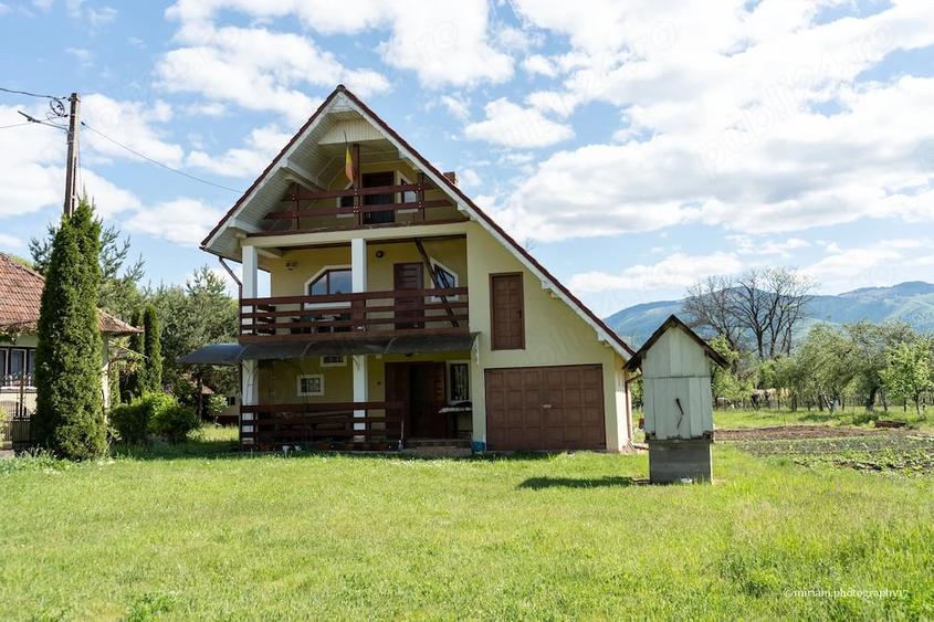 Casă cu Teren 2957 Mp în Ponor