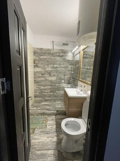 Apartament cu 4 camere semidecomandat în Central