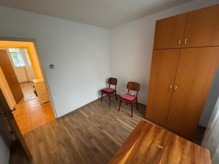 Apartament cu 3 camere decomandat în 1 Decembrie 1918