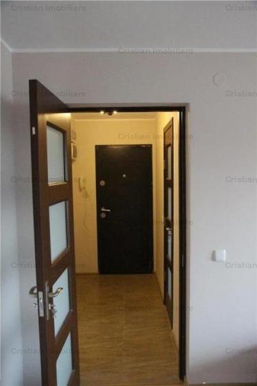 Apartament cu 3 camere decomandat în Independenței