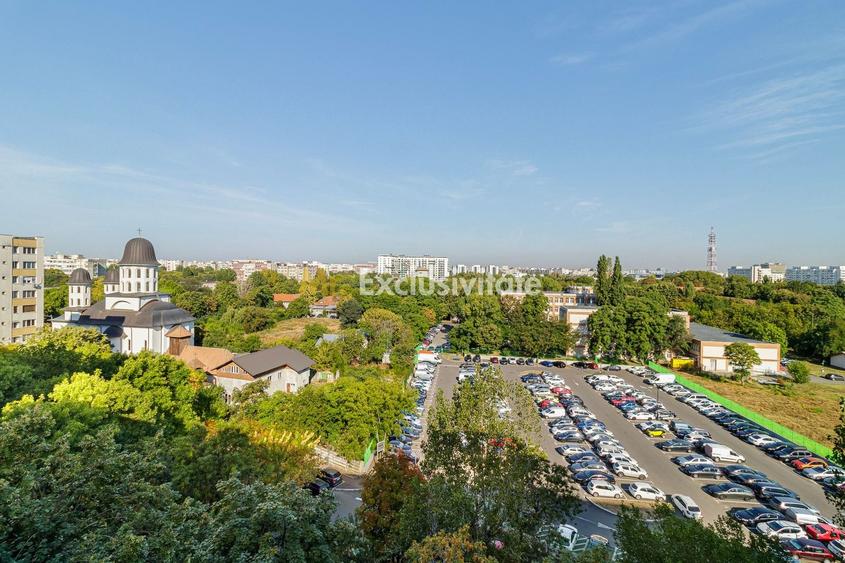 Apartament cu 3 camere semidecomandat în Apărătorii Patriei