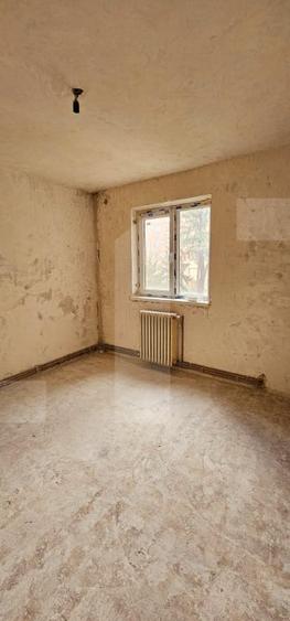 Apartament cu 3 camere decomandat în Simeria