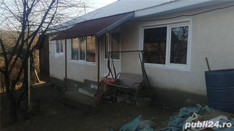 Casă cu 4 camere cu Teren 2000 Mp în Scurta