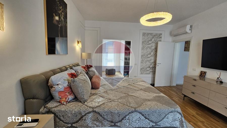Casă cu 5 camere cu Teren 452 Mp în Corbeanca