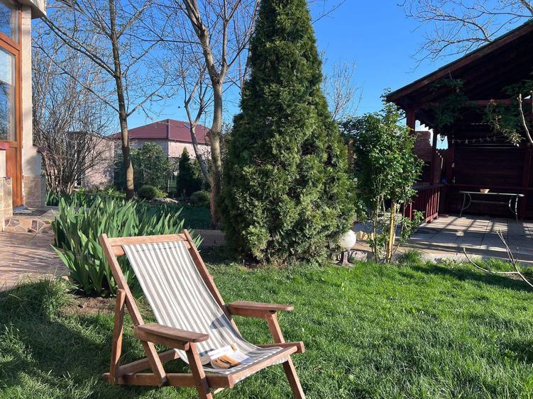 Casă individuală cu 6 camere cu Canalizare în Poiana