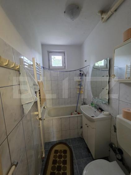 Apartament cu 2 camere semidecomandat, mobilat în Micro 19