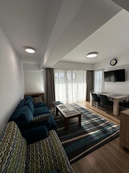 Apartament cu 4 camere semidecomandat în Unirii