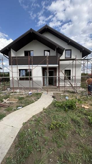Casă cu 4 camere în Central