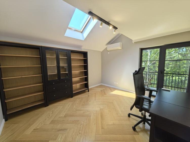 Duplex cu 5 camere cu Canalizare în Iancu Nicolae