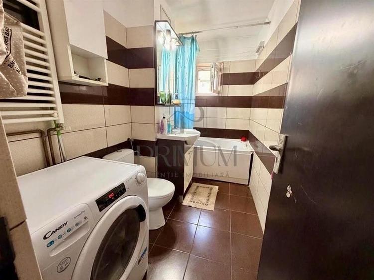 Apartament cu 2 camere semidecomandat, mobilat în Soarelui