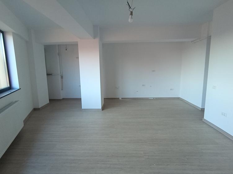 Apartament cu 2 camere decomandat în Tomis Plus