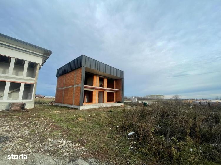 Casă cu 4 camere în Central