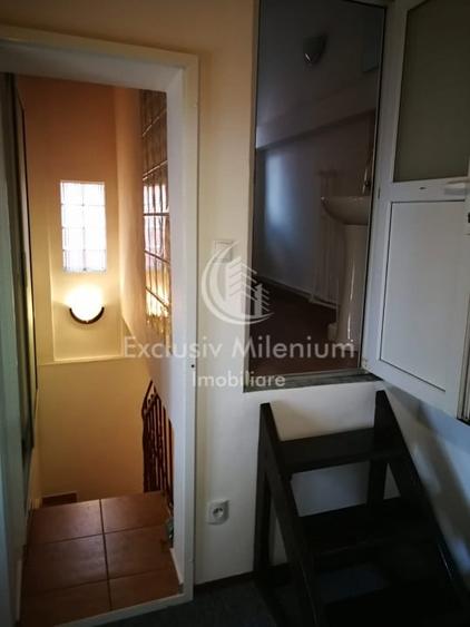 Casă individuală cu 6 camere cu Canalizare în Tineretului