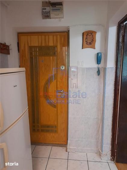 Apartament cu 2 camere semidecomandat în Podu Roș