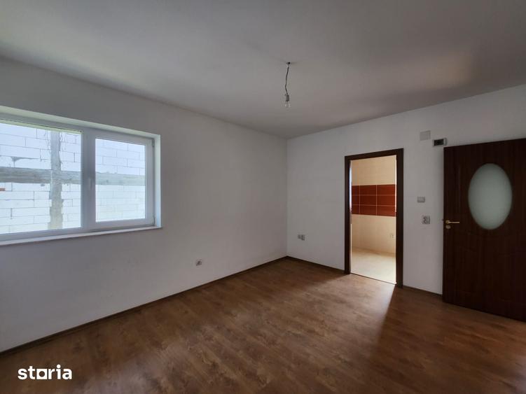 Casă cu 4 camere cu Teren 543 Mp în Ștefănești