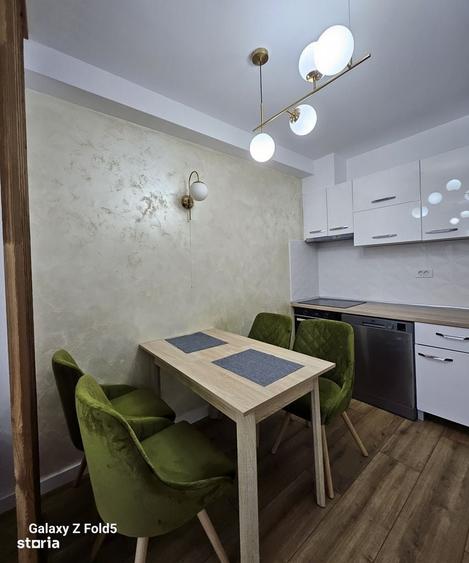 Apartament cu 3 camere decomandat în Nufărul