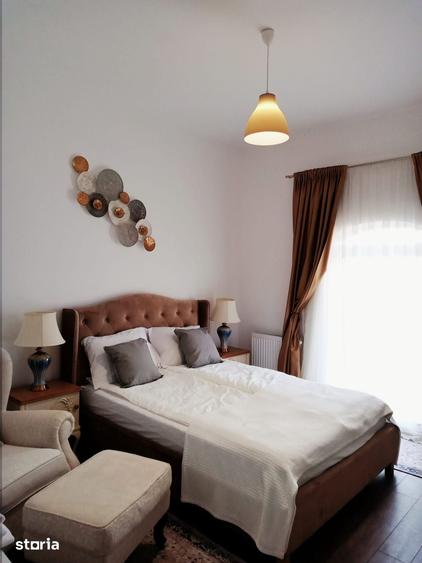 Casă cu 5 camere cu Teren 220 Mp în Oncea
