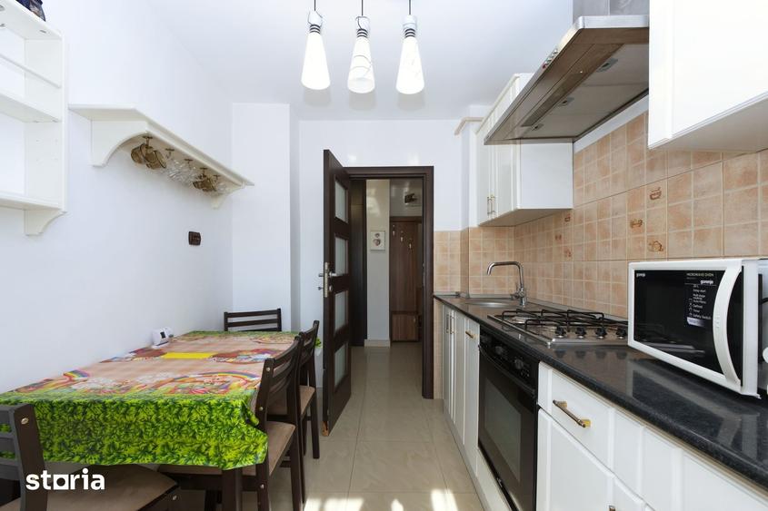 Apartament cu 2 camere în Micro 17