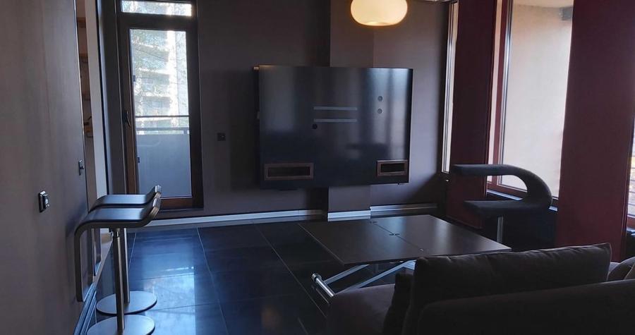 Apartament cu 3 camere semidecomandat, mobilat în Plopilor