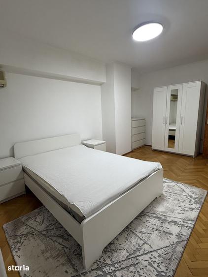 Apartament cu 3 camere în Centrul Civic