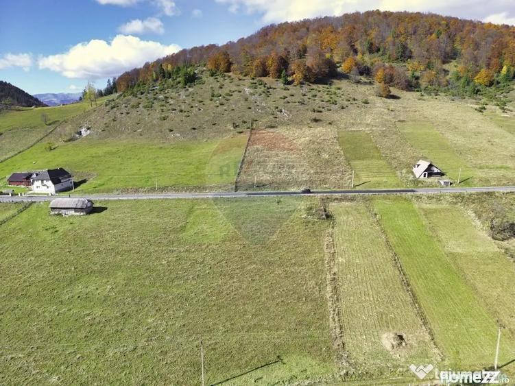 Teren de 4000 mp, în Fundata