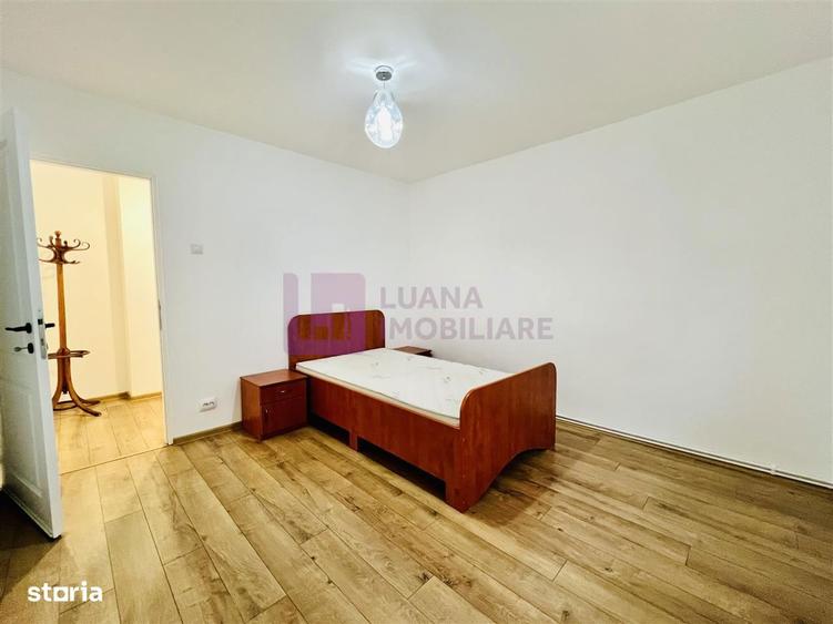 Apartament cu 3 camere decomandat, mobilat în Ștrand