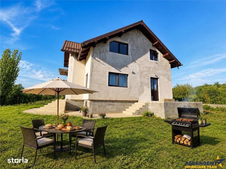 Casă cu 4 camere cu Teren 1532 Mp în Perșani