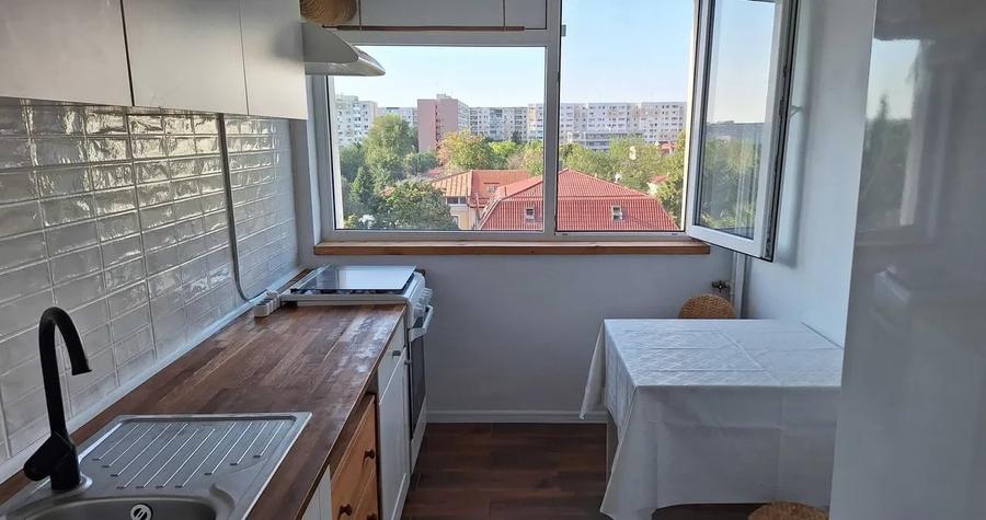 Apartament cu 2 camere semidecomandat, mobilat în Baba Novac