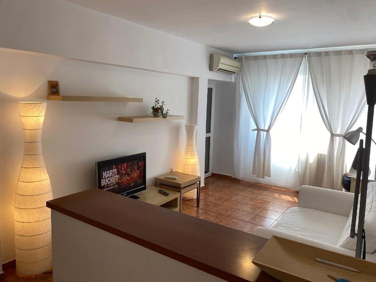 Apartament cu 2 camere semidecomandat, mobilat în Dorobanți