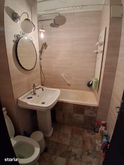 Apartament cu 4 camere semidecomandat în Drumul Taberei