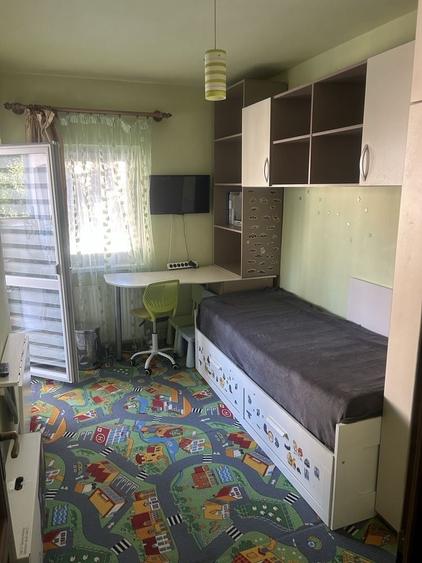 Apartament cu 3 camere decomandat în Drumul Carului