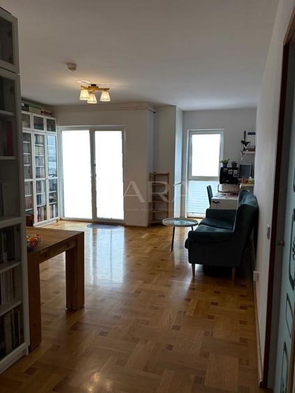 Apartament cu 2 camere semidecomandat, mobilat în Bulgaria