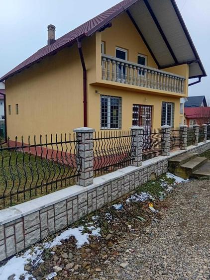 Casă cu 3 camere în Central