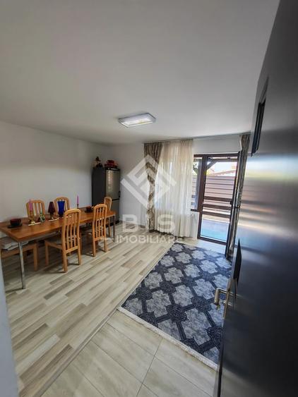 Duplex cu 4 camere cu Canalizare în Sud-Est