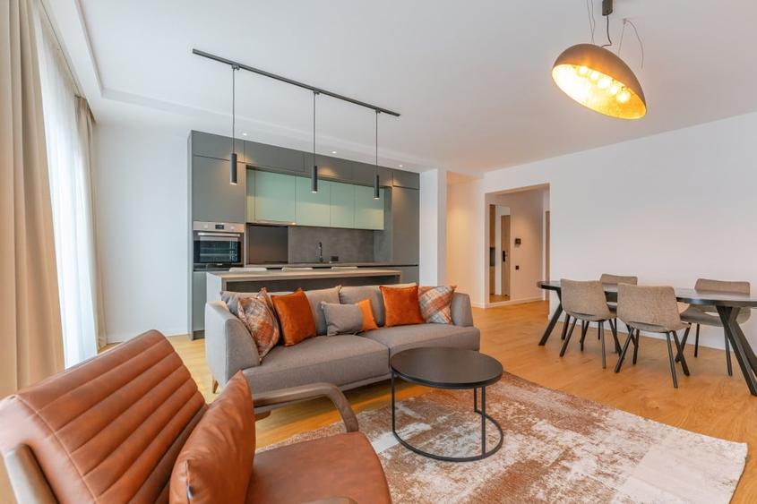 Apartament cu 3 camere decomandat, mobilat în Central