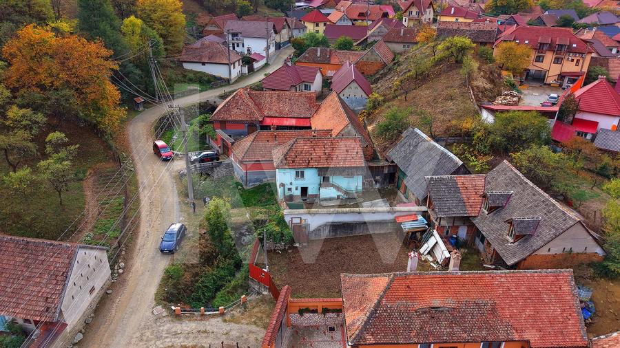 Casă individuală cu 2 camere cu Garaj în Tălmăcel