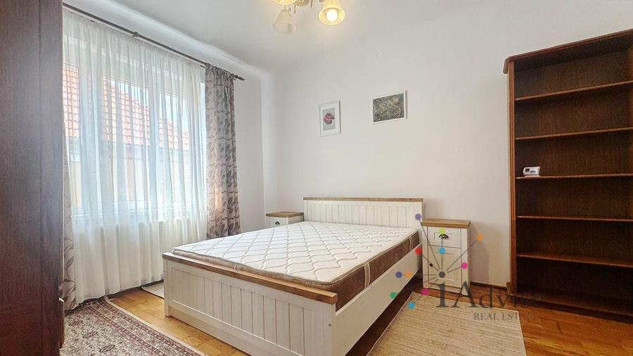 Garsonieră decomandată în Schei