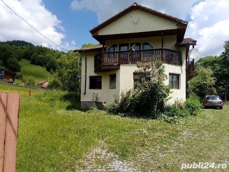 Casă cu 7 camere cu Teren 750 Mp în Greșu